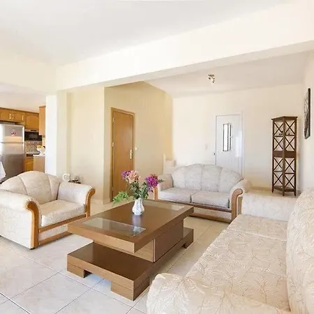Pearl Gennadi Villa Lachania